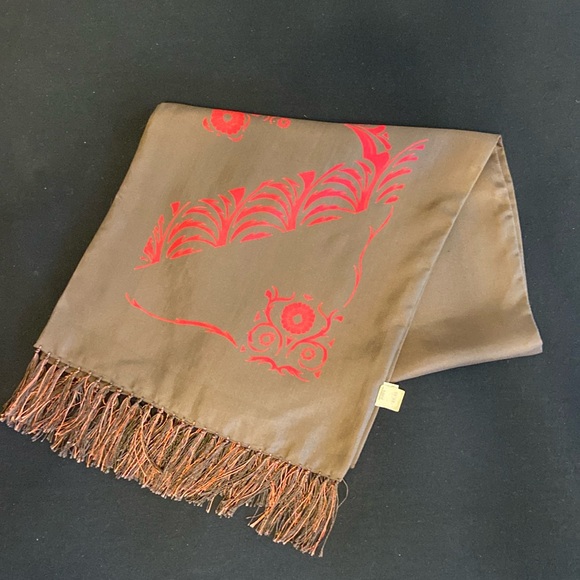 Vintage Scarf by CISCO 100% Silk Brown With Red Design Tassles Reversable NWT - Picture 2 of 8
